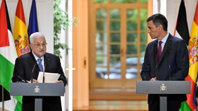 İspanya Başbakanı Pedro Sanchez ve Filistin Devlet Başkanı Mahmud Abbas,