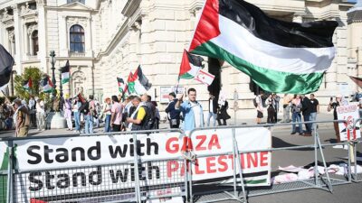 Avusturya’nın başkenti Viyana’da Filistin destekçileri, İsrail Meclis Başkanı Amir Ohana’nın