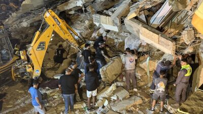 İsrail ordusunun Lübnan'da dün düzenlediği hava saldırılarında 105 kişinin hayatını