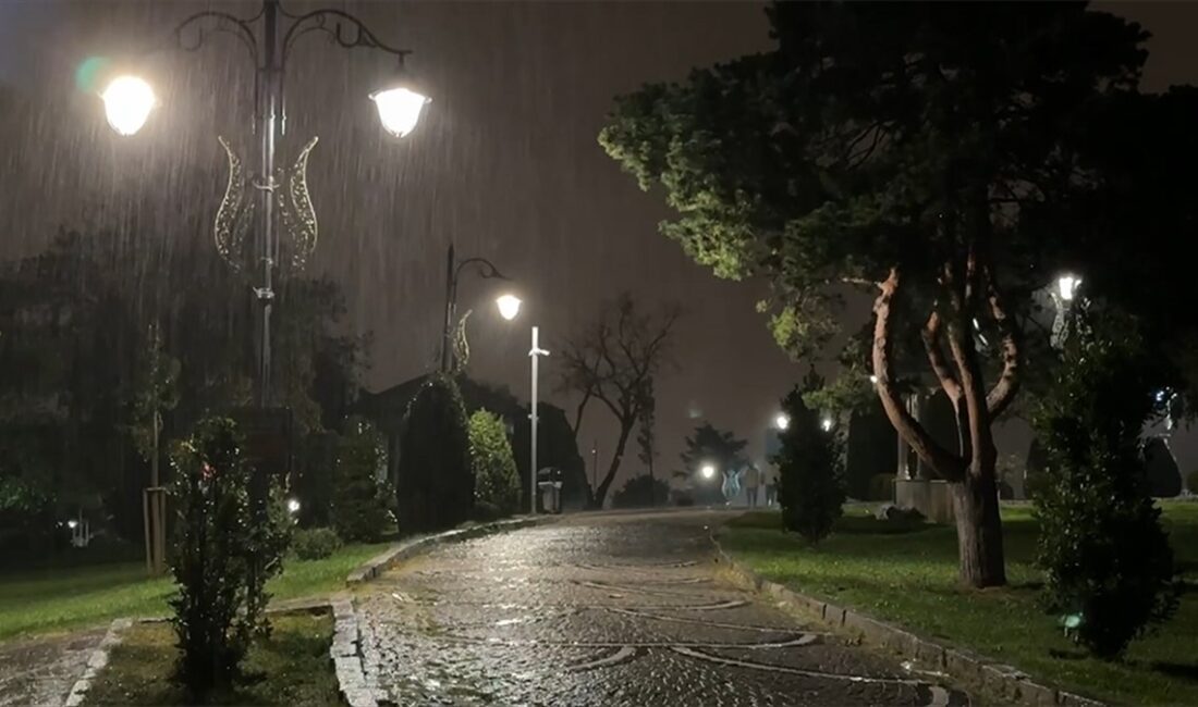 İstanbul'da kent genelinde sağanak etkili oldu.