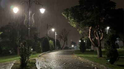 İstanbul'da kent genelinde sağanak etkili oldu.