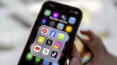 İtalya'da bir grup uzman ve sanatçının belli yaş grubundaki çocuklar