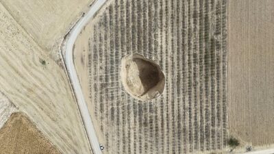 Karaman'da oluşan ve zamanla genişleyen obruklar, yöre halkında tedirginliğe neden