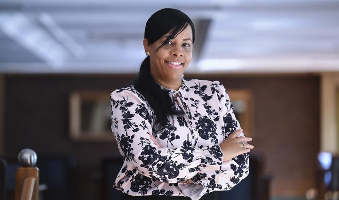 Küba'nın Roma Büyükelçiliği Turizm Ataşesi Yanet Mora Ferguson, diplomatik temsilciliklere