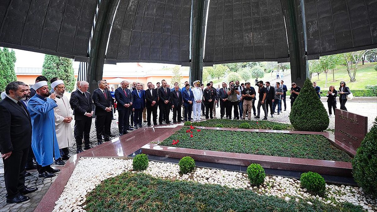 İçişleri Bakanı Ali Yerlikaya, "Onu (Adnan Menderes) ve iki arkadaşını