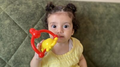 Kalbinin iki büyük atardamarı arasındaki 3,2 milimetrelik delikle dünyaya gelen