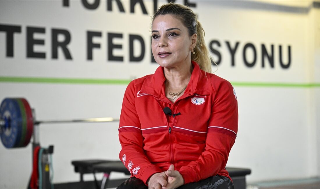Paris 2024 Paralimpik Oyunları'nda para halterde milli sporcu Nazmiye Muratlı,