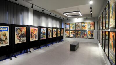 Yeşilçam filmlerine ait birkaç afiş satın almasıyla başlayan merakı Gürcan