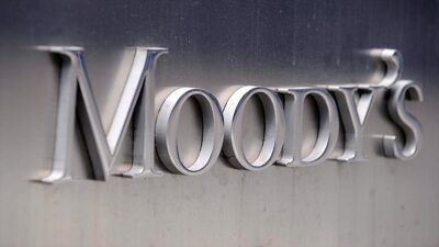 Uluslararası kredi derecelendirme kuruluşu Moody's, İsrail'in kredi notunu "A2"den "Baa1"e
