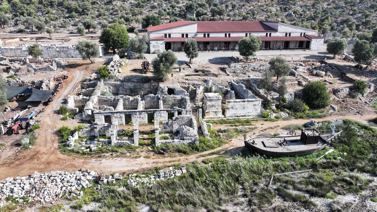 ANTALYA (AA) – ZEHRA TEKECİ – Myra Antik Kenti’nin limanı
