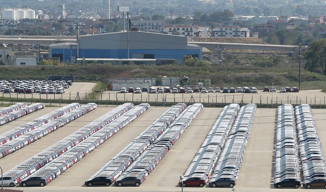 Türk otomotiv sektörü temsilcileri geçen ay 2,7 milyar dolarlık ihracat