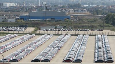 Türk otomotiv sektörü temsilcileri geçen ay 2,7 milyar dolarlık ihracat