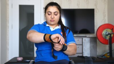 Paris 2024 Paralimpik Oyunları'nda para halterde milli sporcu Sibel Çam,