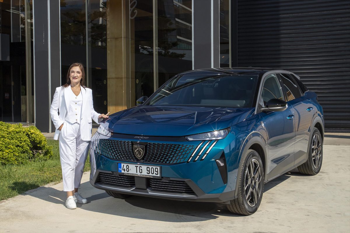 ANTALYA (AA) – Peugeot Türkiye Genel Müdürü Gülin Reyhanoğlu, Türkiye