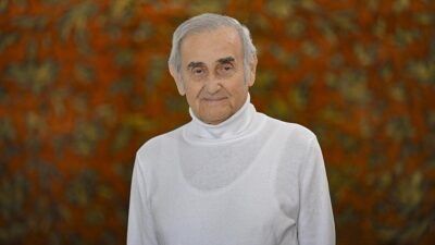 Ressam Devrim Erbil, İstanbul veya Ankara'da büyük bir halı müzesi