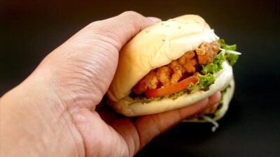 Uzmanlar, kalp damar hastalıklarının genç yaşlarda ortaya çıkmasında sağlıksız beslenmenin