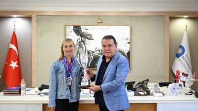 ANTALYA (AA) – Şahika Ercümen dünya rekorunu geliştirmek istiyor. Dünya