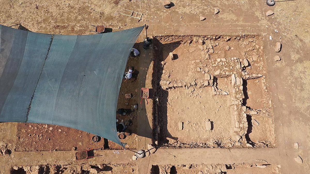 Şanlıurfa'da yürütülen "Taş Tepeler Projesi" kapsamında devam eden kazılarda ortaya
