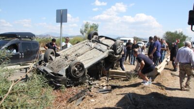 ANTALYA (AA) – Antalya'nın Serik ilçesinde bariyerlere çarparak takla atan