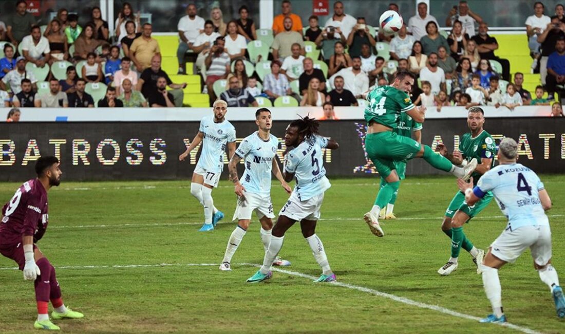 MUĞLA (AA) – Müsabakanın 13. dakikasında Dimitrov’un kullandığı kornerde ceza