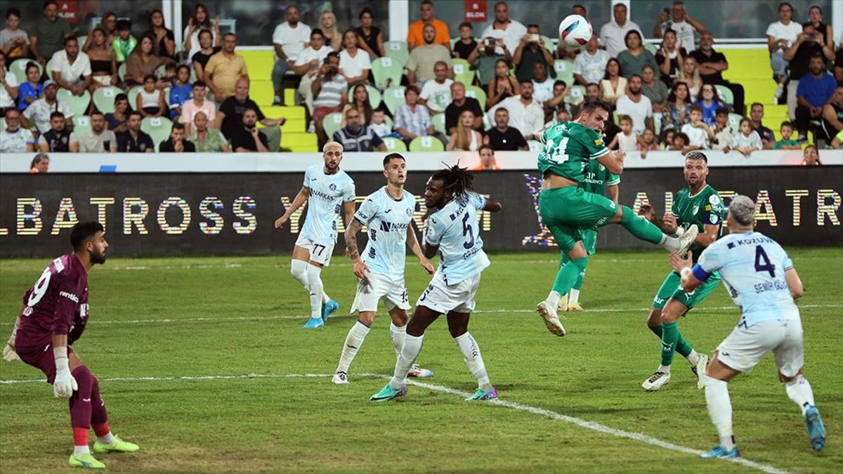 MUĞLA (AA) – Müsabakanın 13. dakikasında Dimitrov’un kullandığı kornerde ceza