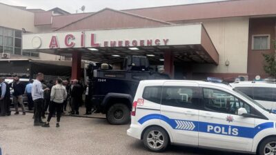 Şırnak'ta sağanak nedeniyle sığındıkları ağacın yanına yıldırım isabet eden 2