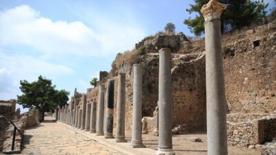 Antalya'nın Alanya ilçesindeki Syedra Antik Kenti'nde yürütülen çalışmada gün yüzüne