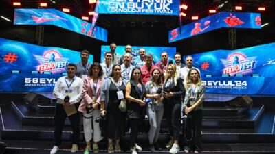 - "Tüm dünyadan Türkiye'nin savunma eserlerine büyük bir rağbet var.