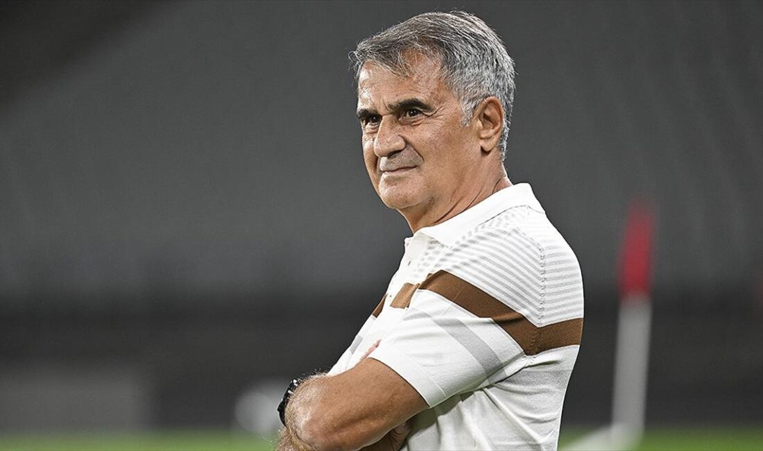 Trabzonspor Kulübü Başkanı Ertuğrul Doğan, teknik direktör Şenol Güneş ile