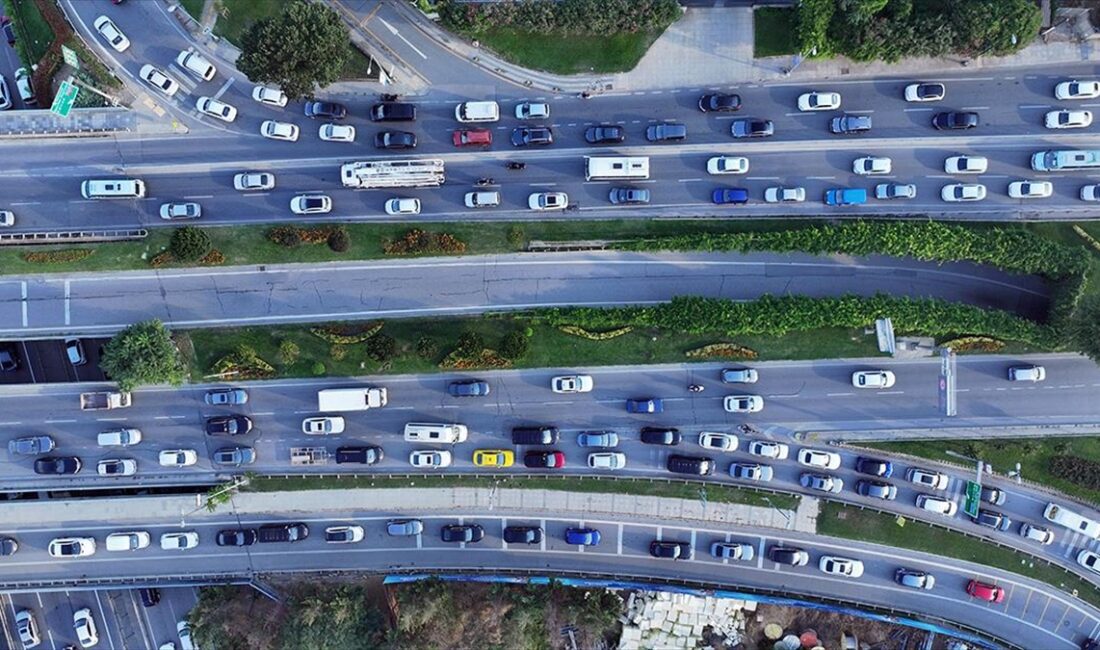 Trafiğe kayıtlı toplam taşıt sayısı, ağustosta geçen yılın aynı ayına