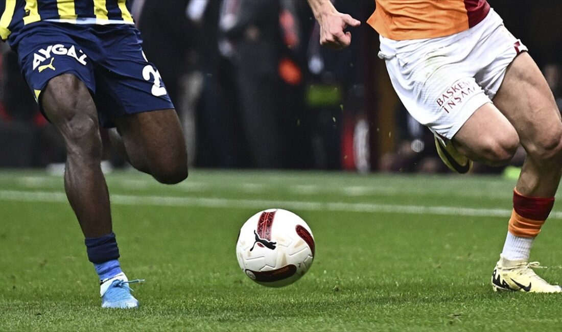 Haftanın en önemli maçında Fenerbahçe ile Galatasaray cumartesi günü karşı