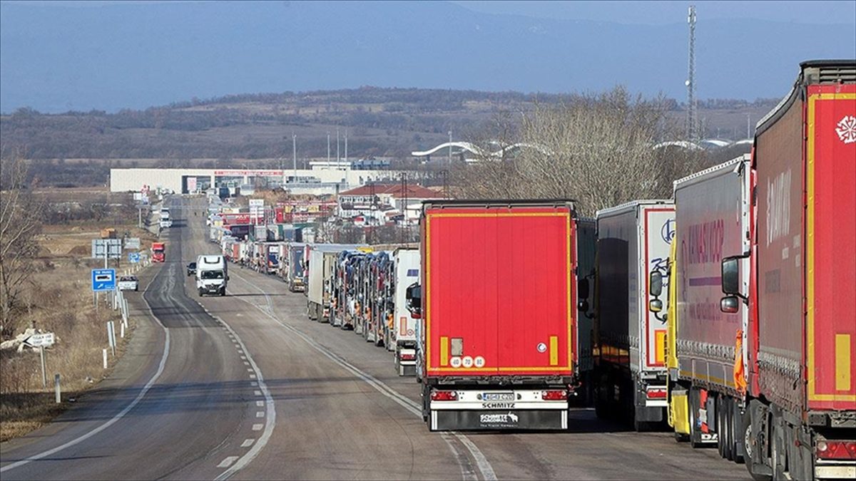 Son dönemde rekorlara imza atan Türk ihracatçılar, rotalarını Yakın ve