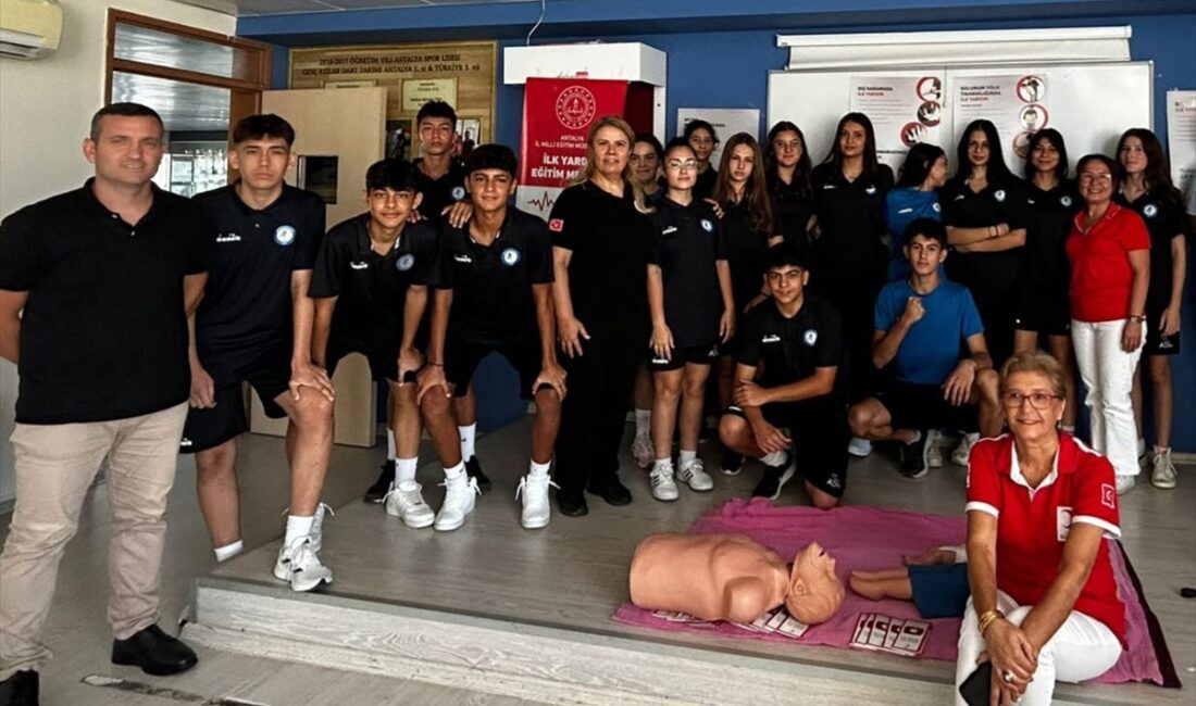 ANTALYA (AA) – Türk Kızılayı, “Dünya İlk Yardım Günü” kapsamında