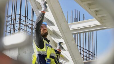 Türk müteahhitlik sektörünün bu yılın 8 ayında yurt dışında üstlendiği