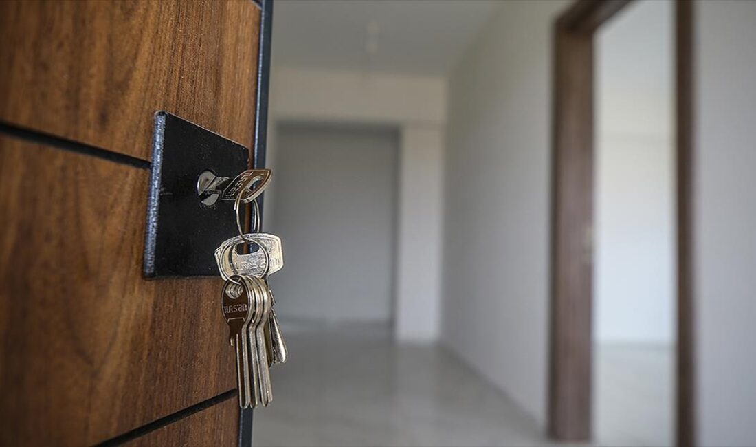 Türkiye genelinde konut satış sayısı, ağustosta geçen yılın aynı ayına