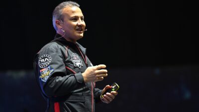 ANTALYA (AA) – Türkiye’nin ilk astronotu Alper Gezeravcı, Antalya’da düzenlenen