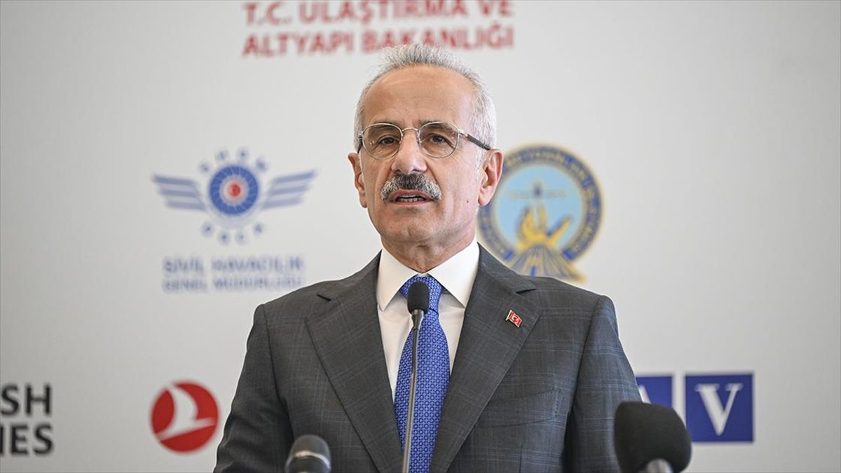 Ulaştırma ve Altyapı Bakanı Abdulkadir Uraloğlu, THY'nin uzun süredir yaptığı
