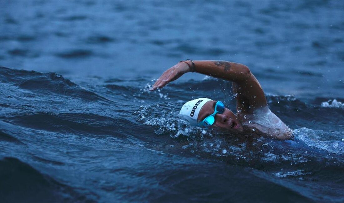 Ultra maraton yüzücüsü Bengisu Avcı, "7 Okyanus" hedefindeki parkurlarından beşincisi