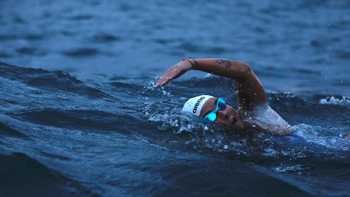 Ultra maraton yüzücüsü Bengisu Avcı, "7 Okyanus" hedefindeki parkurlarından beşincisi