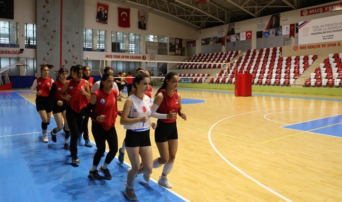 Muş'ta bu yıl ortaya koydukları performansla Türkiye Voleybol Federasyonu (TVF)