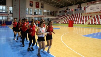 Muş'ta bu yıl ortaya koydukları performansla Türkiye Voleybol Federasyonu (TVF)