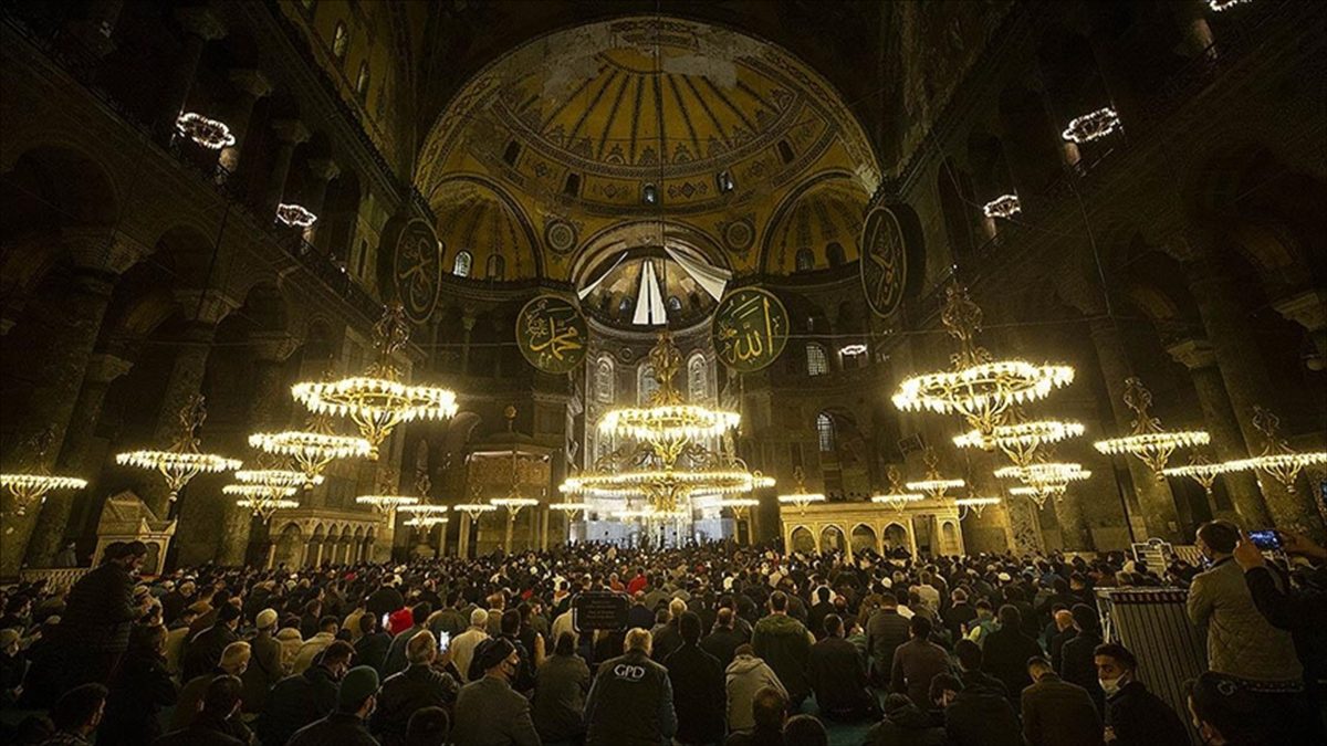 ANKARA (AA) – Hazreti Muhammed’in dünyaya gelişi dolayısıyla hicri takvime