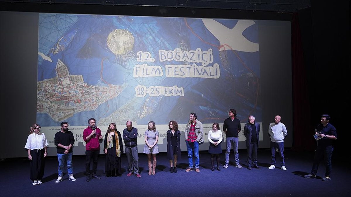 Festivalin ikinci gününde "Köpekle Kurt Arasında", "Parmaklıklar Ardında İki Kadın",