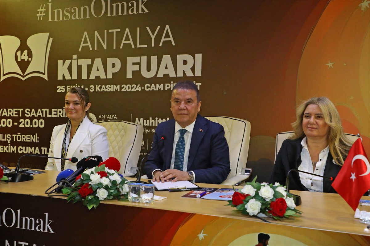 ANTALYA (AA) – Bu yıl 14'üncüsü düzenlenen Antalya Kitap Fuarı,