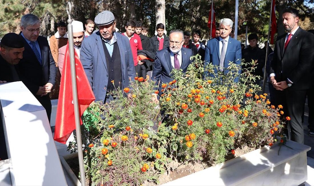 Dernek Başkanı Turunç, "Ömer Halisdemir burada bir toprağın içerisinde yatıyor