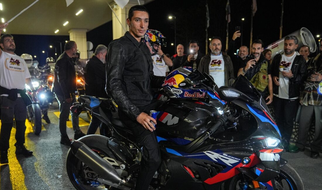 2024 Dünya Superbike şampiyonu milli motosikletçi Toprak Razgatlıoğlu, "Sezonu şampiyonlukla