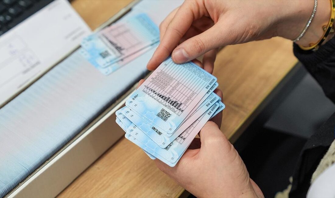 Eski tip sürücü belgesi kullanan 6 milyon 264 bin kişinin