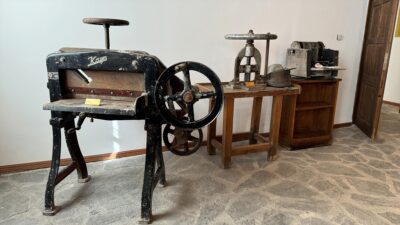 SAMSUN (AA) – 84 yıllık eğitim materyallerinin sergilendiği lise adeta