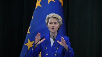 Avrupa Birliği (AB) Komisyonu Başkanı Ursula von der Leyen, Arnavutluk'un