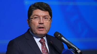 Adalet Bakanı Yılmaz Tunç, "Darbecilerin yazdığı bir anayasayla Türkiye Yüzyılı'na